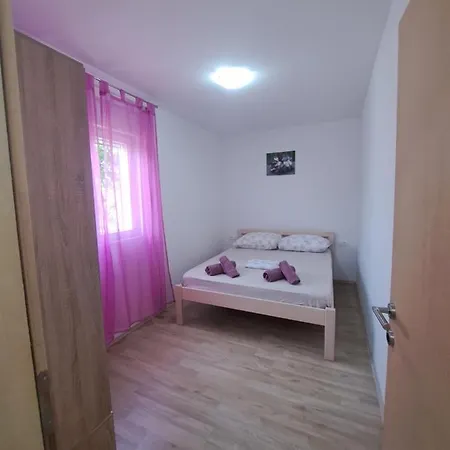 Flower Poljica (Hvar)