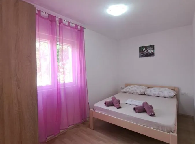 Flower Poljica (Hvar)