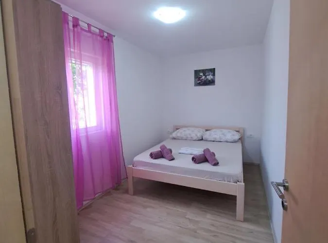 Flower Poljica (Hvar)